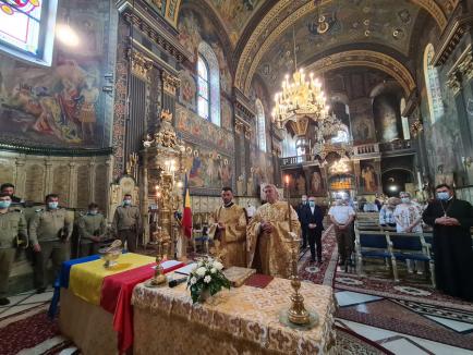 Ziua Drapelului în Oradea: Participanți puțini la festivitățile din Piața Unirii (FOTO / VIDEO)