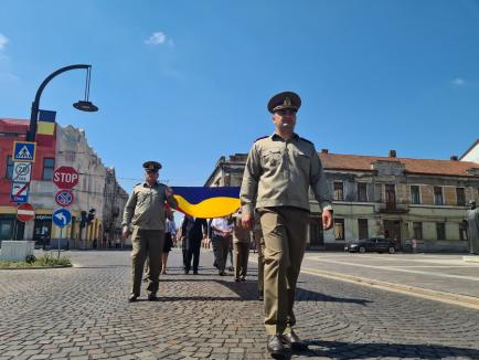 Ziua Drapelului în Oradea: Participanți puțini la festivitățile din Piața Unirii (FOTO / VIDEO)