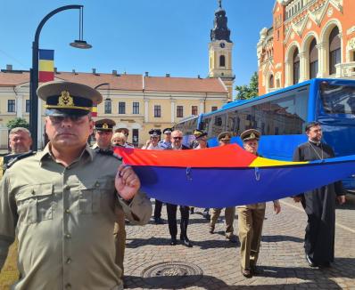 Ziua Drapelului în Oradea: Participanți puțini la festivitățile din Piața Unirii (FOTO / VIDEO)