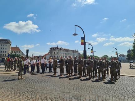 Ziua Drapelului în Oradea: Participanți puțini la festivitățile din Piața Unirii (FOTO / VIDEO)