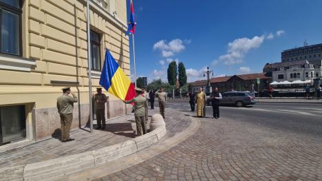 Ziua Drapelului în Oradea: Participanți puțini la festivitățile din Piața Unirii (FOTO / VIDEO)