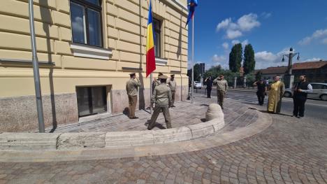 Ziua Drapelului în Oradea: Participanți puțini la festivitățile din Piața Unirii (FOTO / VIDEO)