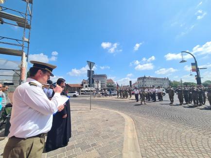 Ziua Drapelului în Oradea: Participanți puțini la festivitățile din Piața Unirii (FOTO / VIDEO)