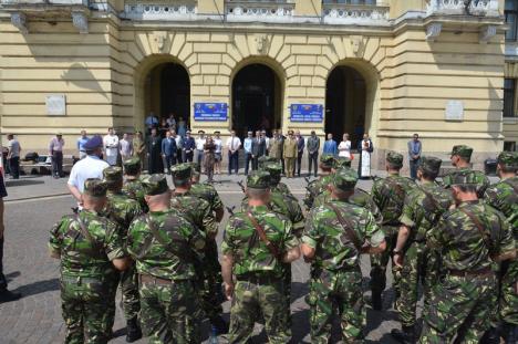 Ziua Imnului Naţional, sărbătorită în Oradea cu militari, politicieni şi puţini orădeni (FOTO/VIDEO)