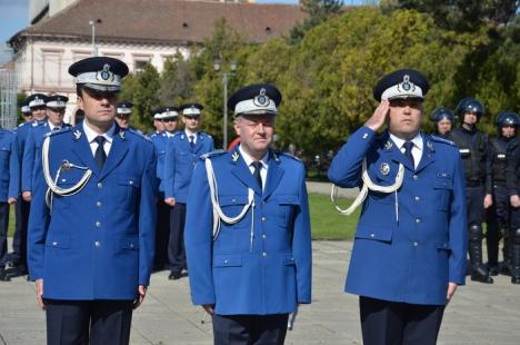 Ziua Jandarmeriei: Demonstraţii cu tâlhari şi câini eroi, în Parcul 1 Decembrie (FOTO/VIDEO)