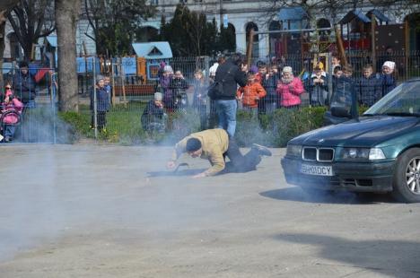 Ziua Jandarmeriei: Demonstraţii cu tâlhari şi câini eroi, în Parcul 1 Decembrie (FOTO/VIDEO)