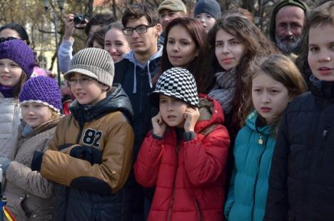 Ziua Jandarmeriei: Demonstraţii cu tâlhari şi câini eroi, în Parcul 1 Decembrie (FOTO/VIDEO)