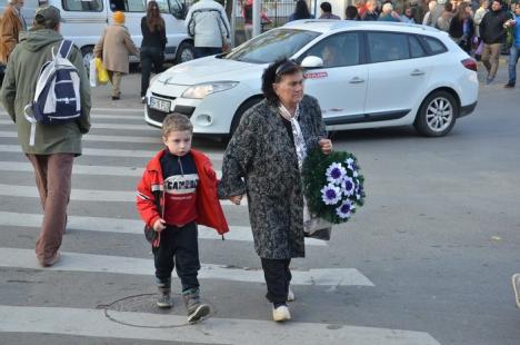 De Ziua Morţilor, Cimitirul Municipal s-a umplut de culoare (FOTO)