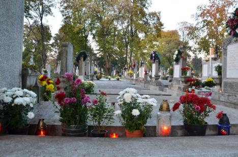 De Ziua Morţilor, Cimitirul Municipal s-a umplut de culoare (FOTO)