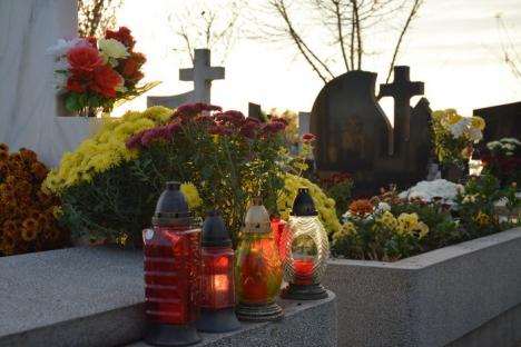 Luminaţia: Cimitirul Municipal a fost 'inundat' de lumină de Ziua Morţilor (FOTO)