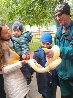 ADP Oradea: O zi în compania animalelor. Eveniment dedicat părinților adoptivi la Zoo (FOTO)