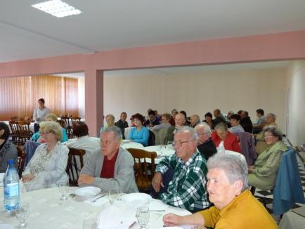 Sărbătoarea bunicilor: ASCO a chemat la ospăţ 100 de persoane vârstnice din Oradea (FOTO)