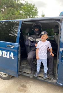 Jandarmi pentru o zi: Sute de copii au vizitat Inspectoratul de Jandarmi Bihor, la Ziua Porților Deschise (FOTO)