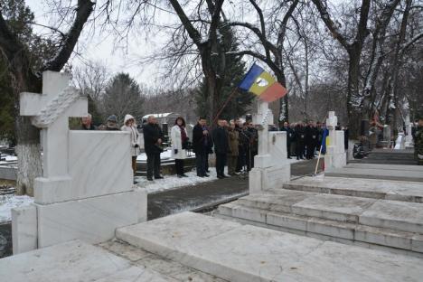 Omagiu „eroilor Revoluţiei” îngropaţi la Oradea: În delegaţia PSD Bihor a fost la loc de frunte şi un colonel de Securitate (FOTO)