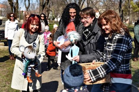Parada marionetelor: Trupele Arcadia şi Liliput au surprins copiii care s-au jucat în Parcul 1 Decembrie din Oradea (FOTO)