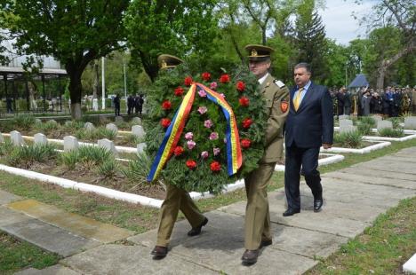 De Ziua Veteranilor de Război, pomenire pentru cei jertfiţi, cinstire pentru cei care au supravieţuit (FOTO)