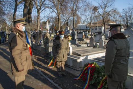 32 de ani de la Revoluţie: În Oradea, la comemorarea eroilor au participat doar oficialităţi, revoluţionari şi militari (FOTO / VIDEO)