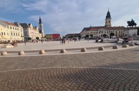 Oradea revine la viaţă! Ziua Mondială Art Nouveau, dragonul Zano şi spectacolele din Piaţa Unirii au scos oamenii în centrul oraşului (FOTO / VIDEO)