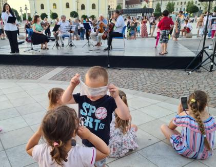 Oradea revine la viaţă! Ziua Mondială Art Nouveau, dragonul Zano şi spectacolele din Piaţa Unirii au scos oamenii în centrul oraşului (FOTO / VIDEO)