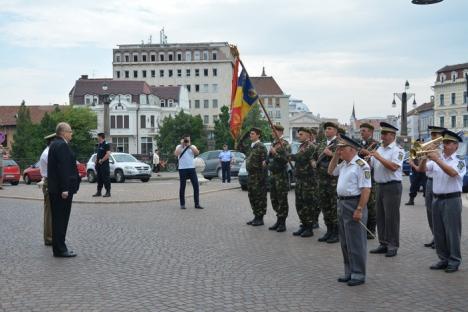 'Deşteaptă-te, române!'. Ziua imnului, sărbătorită cu defilarea gărzii de onoare (FOTO)