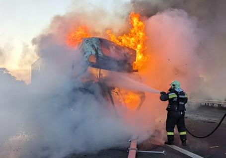 Tragedie pe autostrada M1 din Ungaria: 8 morți în două accidente succesive, lângă Győr. Vehiculele erau înmatriculate în Moldova (FOTO)