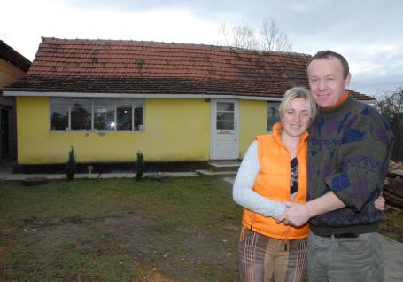 Gazda sărmanilor: Cum a început povestea azilelor lui Viorel Pașca? Primul articol de presă despre „fenomenul Dumbrava”, publicat în 2008 de BIHOREANUL (FOTO)