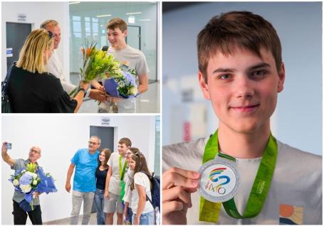 Primire de campion pentru Mihai Ardelean: Medaliatul cu argint la Olimpiada Internațională de Matematică, așteptat cu aplauze pe Aeroportul Oradea (FOTO/VIDEO)