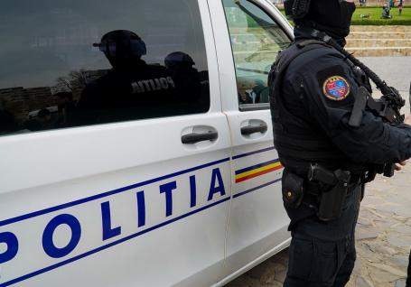 Pedofil urmărit internațional, prins de mascați pe o stradă din Oradea. A fost băgat direct în penitenciar