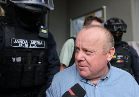 Dosarul azilelor din Bihor: Viorel Pașca a fost reținut de procurori, alături de soția și copiii săi