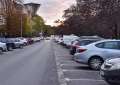 Criza locurilor de parcare din Oradea: Numărul mașinilor e de aproape 4 ori mai mare decât cel al parcărilor la domiciliu, regulamentul este „în aer”