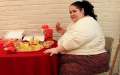 Vrea să devină cea mai grasă femeie din lume