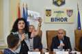 Spectacol dramatic la Consiliul Județean Bihor: „Nu ne goniți din Cetate!”, i-a cerut lui Bolojan președinta filialei Oradea a Uniunii Artiștilor Plastici