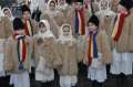 400 de copii și tineri au adus în Sânmartin și-n Oradea ritualurile Crăciunului de odinioară (FOTO)