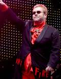 Elton John stă doar patru ore în România