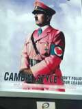 Hitler în uniformă roz îi scandalizează pe italieni