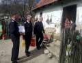 Pompierii bihoreni alături de semeni: Au 'intervenit' pentru ajutarea a opt familii sărmane (FOTO)