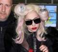 Lady Gaga se crede 'cool' cu doze de suc în cap!