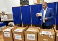 Aurel Mohan, candidat la președinția Consiliului Județean, a votat pentru „o administrație centrată pe cetățean”, dar a încurcat urnele (FOTO/VIDEO)