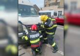 Accident între un microbuz şi o dubă, în Salonta. 17 persoane implicate