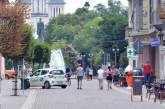 Cei care intră cu mașinile în zonele pietonale din Oradea vor fi sancționați cu amenzi între 2.000 și 2.500 lei. Lista acestor zone va fi extinsă