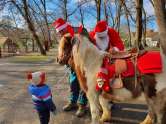 Sărbătoare la Zoo Oradea: Moş Crăciun, în misiune printre necuvântătoare (FOTO)