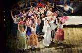 „Scripcarul pe acoperiş”, musicalul de succes al Teatrului Regina Maria, din nou pe scena orădeană (VIDEO)