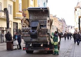 Curățenie în reformă: Noul regulament de salubritate îi va obliga pe orădeni să plătească dublu pentru deșeurile aruncate de-a valma
