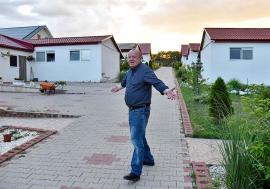 Între bine și rău: BIHOREANUL a mers în casele golite de la Dumbrava, reconstituind cazul care a împărțit România în două (FOTO)