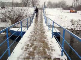 Podul de pontoane, un pod de gheaţă