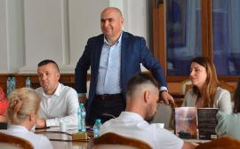 „Unithi” la bani: Câți bani a încasat de la administrația liberală a Oradiei iubita fostului vicepremier Dragoș Anastasiu (FOTO)