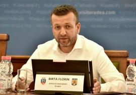 Retrospectiva săptămânii prin ochii lui Bihorel: Birtașul face bilanțul după oprirea iluminatului public în oraș