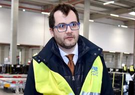 Retrospectiva săptămânii prin ochii lui Bihorel: Șeful Aeroportului regretă că n-a putut sechestra niște stewardese