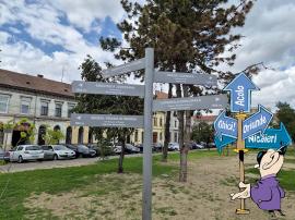 Pierduți în spațiu: Constructorii clujeni au pus greșit indicatorul spre Muzeul Orașului Oradea