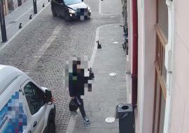 Prins pe camere: Orădean descoperit întâmplător de Poliţia Locală, în timp ce arunca gunoiul pe stradă! (FOTO)